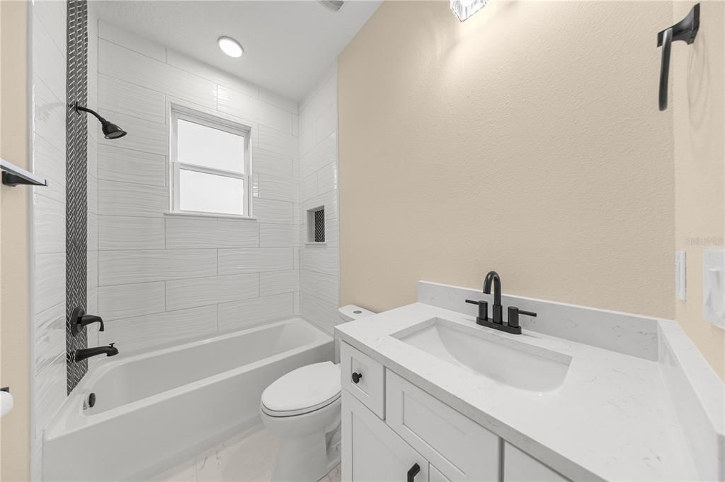 En Venta: $254,900 (3 camas, 2 baños, 1249 Pies cuadrados)