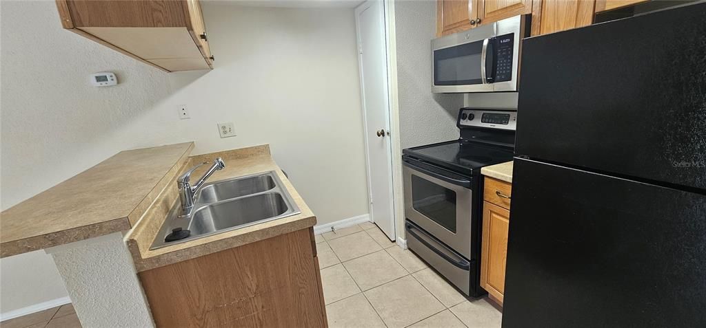 For Rent: $1,350 (1 beds, 1 baths, 525 Square Feet)
