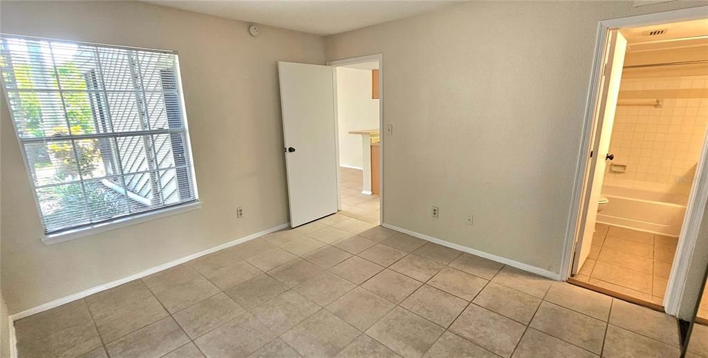 For Rent: $1,350 (1 beds, 1 baths, 525 Square Feet)