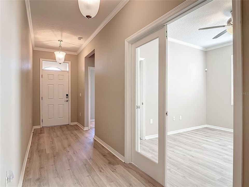 На продажу: $409,900 (3 спален, 2 ванн, 1825 Квадратных фут)