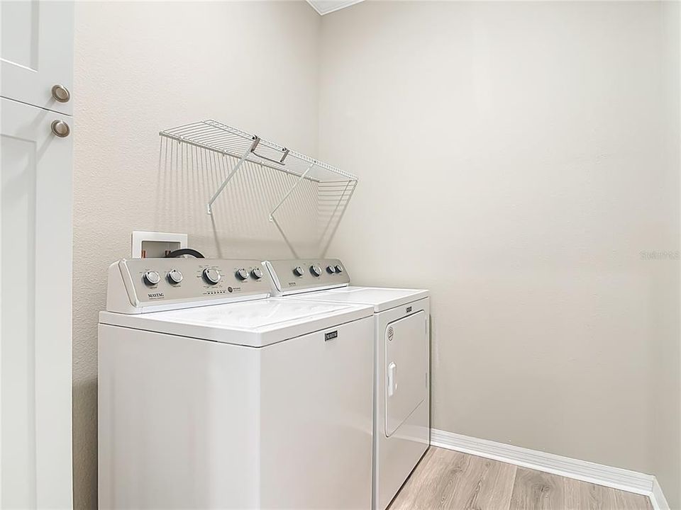 На продажу: $409,900 (3 спален, 2 ванн, 1825 Квадратных фут)