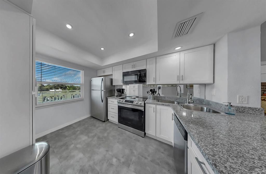 待售: $249,900 (2 贝兹, 1 浴室, 1085 平方英尺)