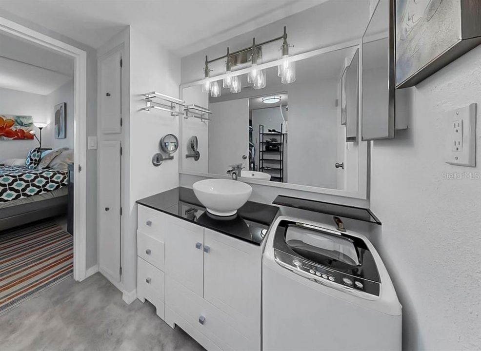 待售: $249,900 (2 贝兹, 1 浴室, 1085 平方英尺)