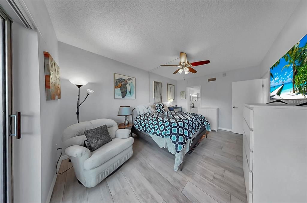 待售: $249,900 (2 贝兹, 1 浴室, 1085 平方英尺)