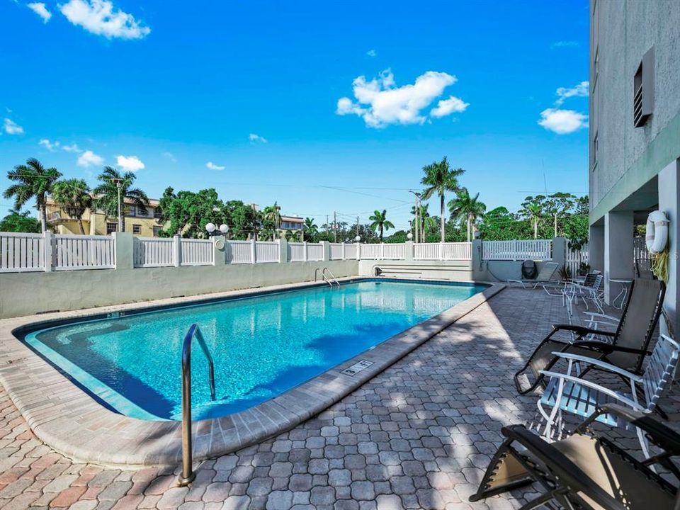 待售: $249,900 (2 贝兹, 1 浴室, 1085 平方英尺)