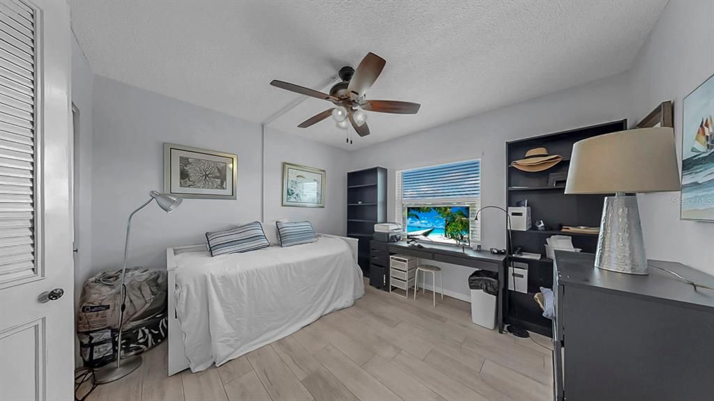 待售: $249,900 (2 贝兹, 1 浴室, 1085 平方英尺)