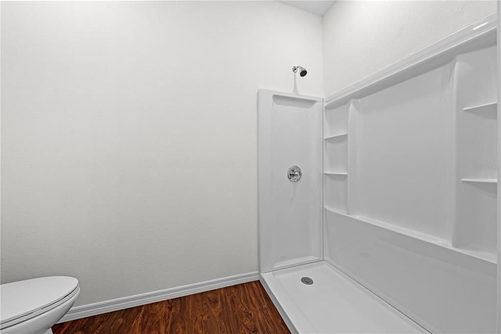 For Sale: $975,000 (6 beds, 6 baths, 3791 Square Feet)