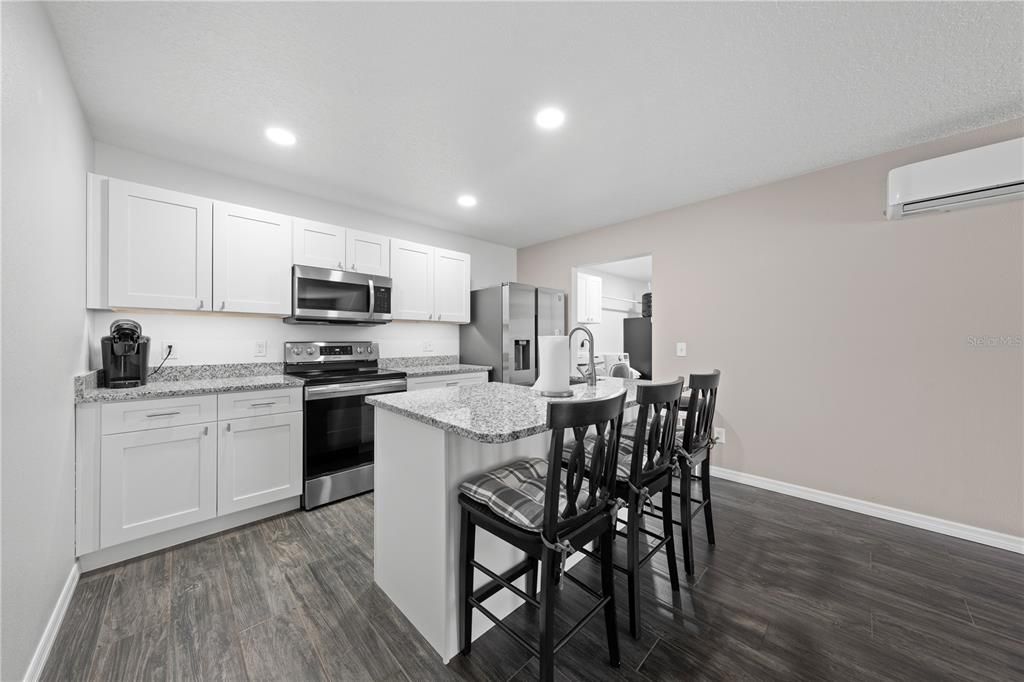 For Sale: $975,000 (6 beds, 6 baths, 3791 Square Feet)