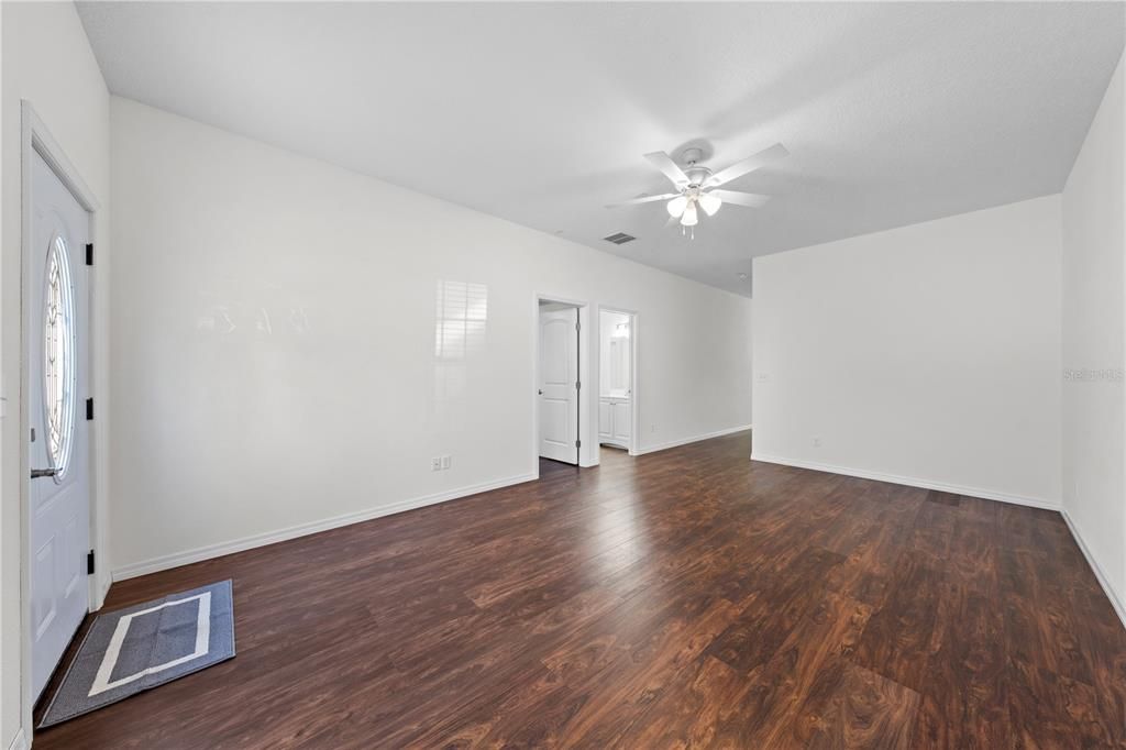 For Sale: $975,000 (6 beds, 6 baths, 3791 Square Feet)