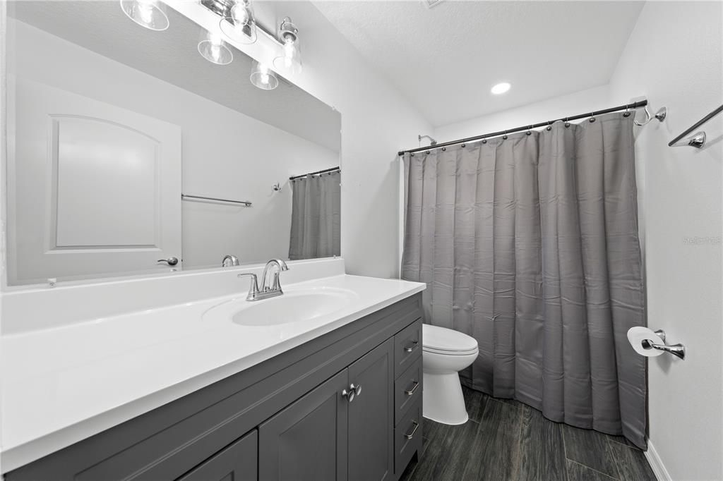 For Sale: $975,000 (6 beds, 6 baths, 3791 Square Feet)