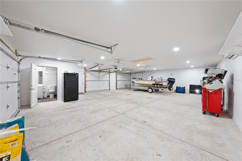 For Sale: $975,000 (6 beds, 6 baths, 3791 Square Feet)