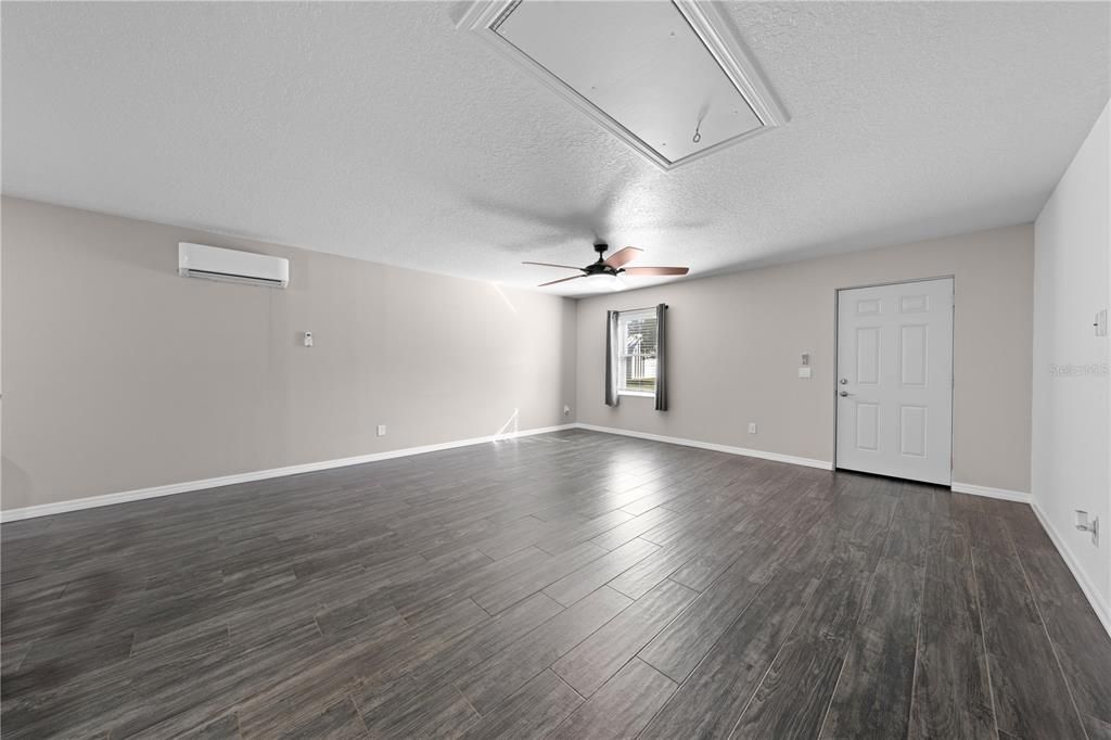 For Sale: $975,000 (6 beds, 6 baths, 3791 Square Feet)