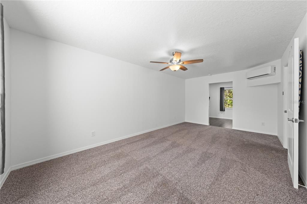 For Sale: $975,000 (6 beds, 6 baths, 3791 Square Feet)