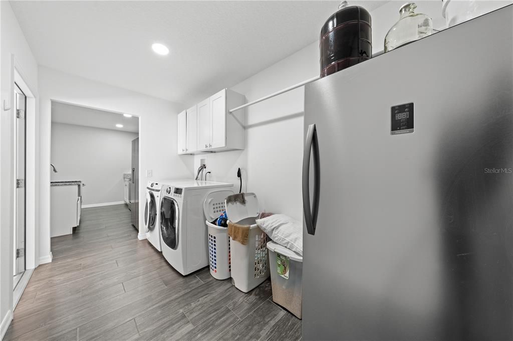 For Sale: $975,000 (6 beds, 6 baths, 3791 Square Feet)