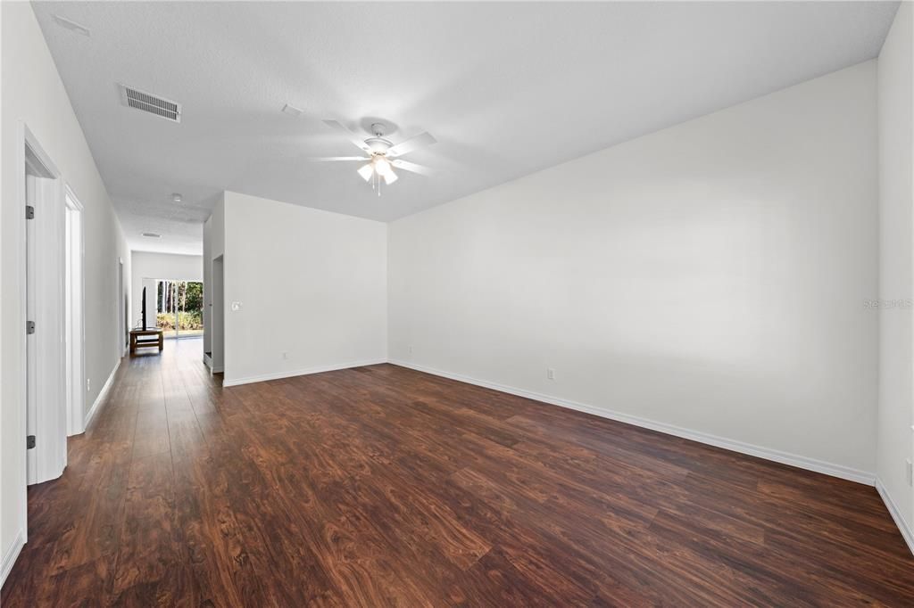 For Sale: $975,000 (6 beds, 6 baths, 3791 Square Feet)