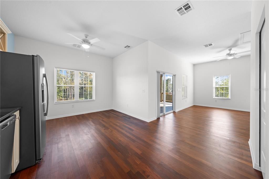 For Sale: $975,000 (6 beds, 6 baths, 3791 Square Feet)