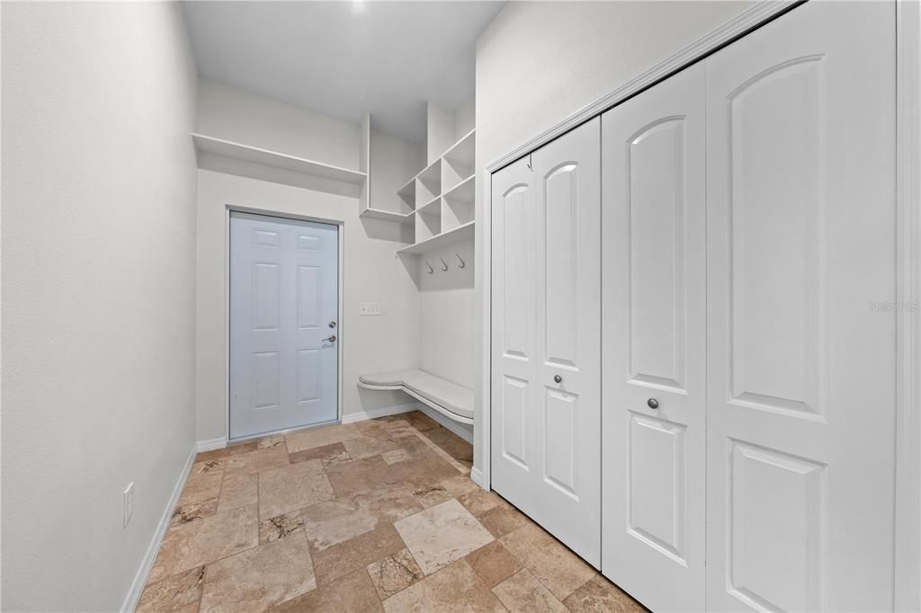 For Sale: $975,000 (6 beds, 6 baths, 3791 Square Feet)