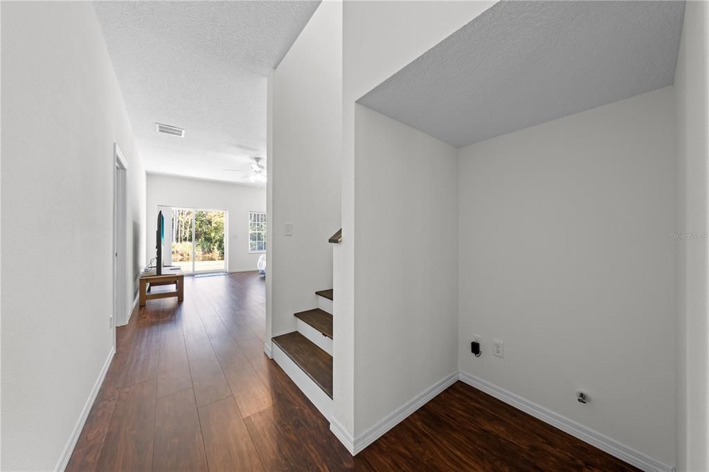 For Sale: $975,000 (6 beds, 6 baths, 3791 Square Feet)