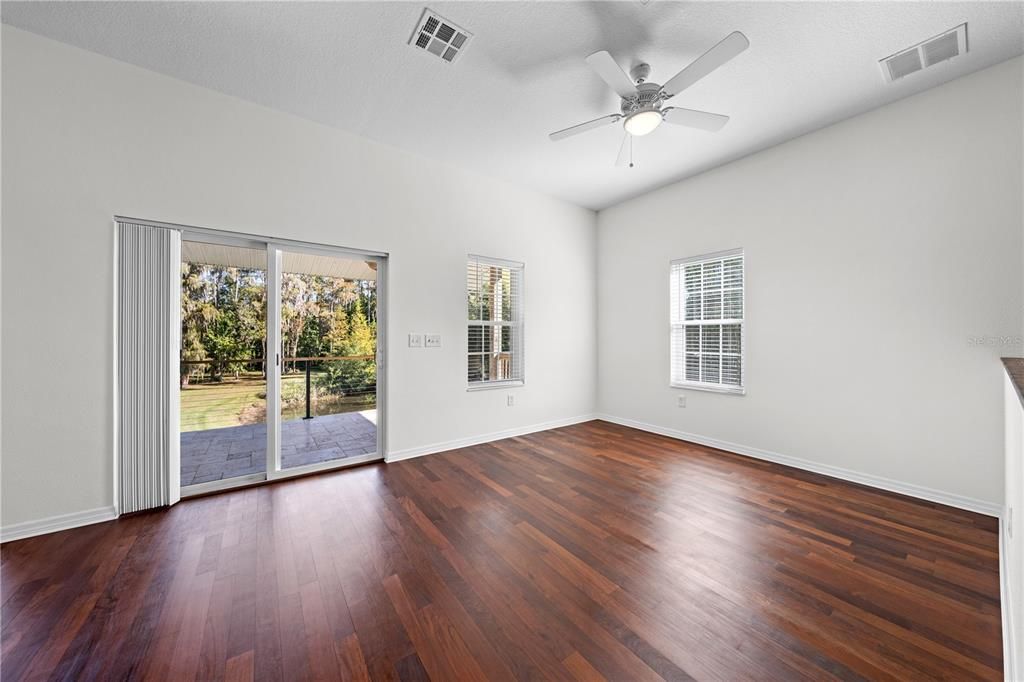 For Sale: $975,000 (6 beds, 6 baths, 3791 Square Feet)