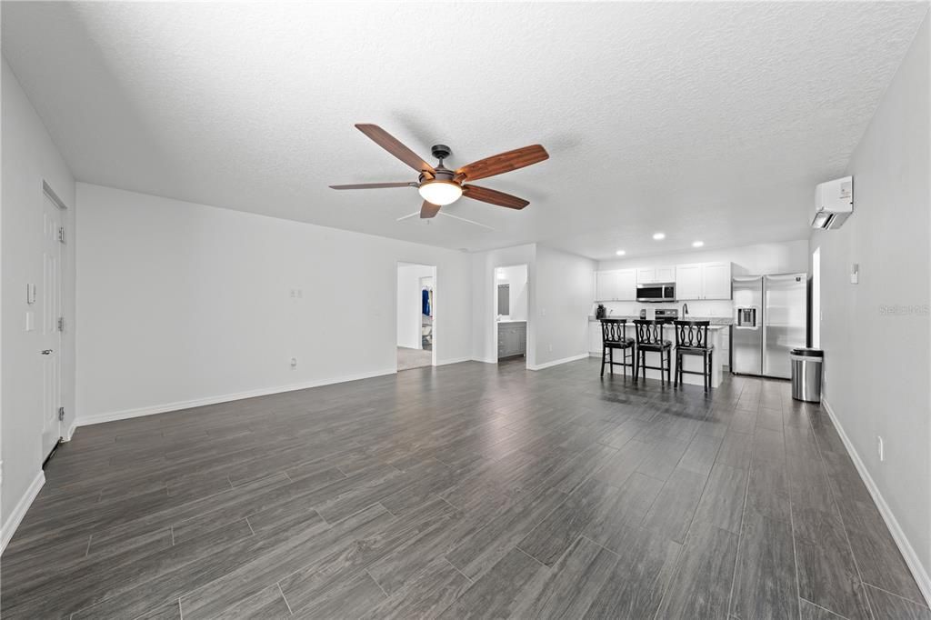 For Sale: $975,000 (6 beds, 6 baths, 3791 Square Feet)