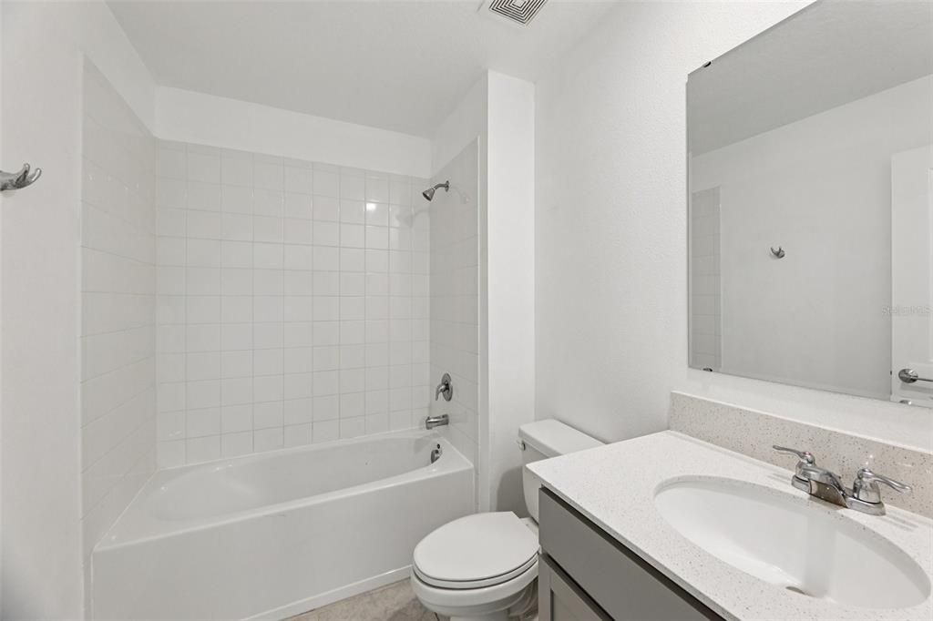 На продажу: $328,000 (3 спален, 2 ванн, 1260 Квадратных фут)