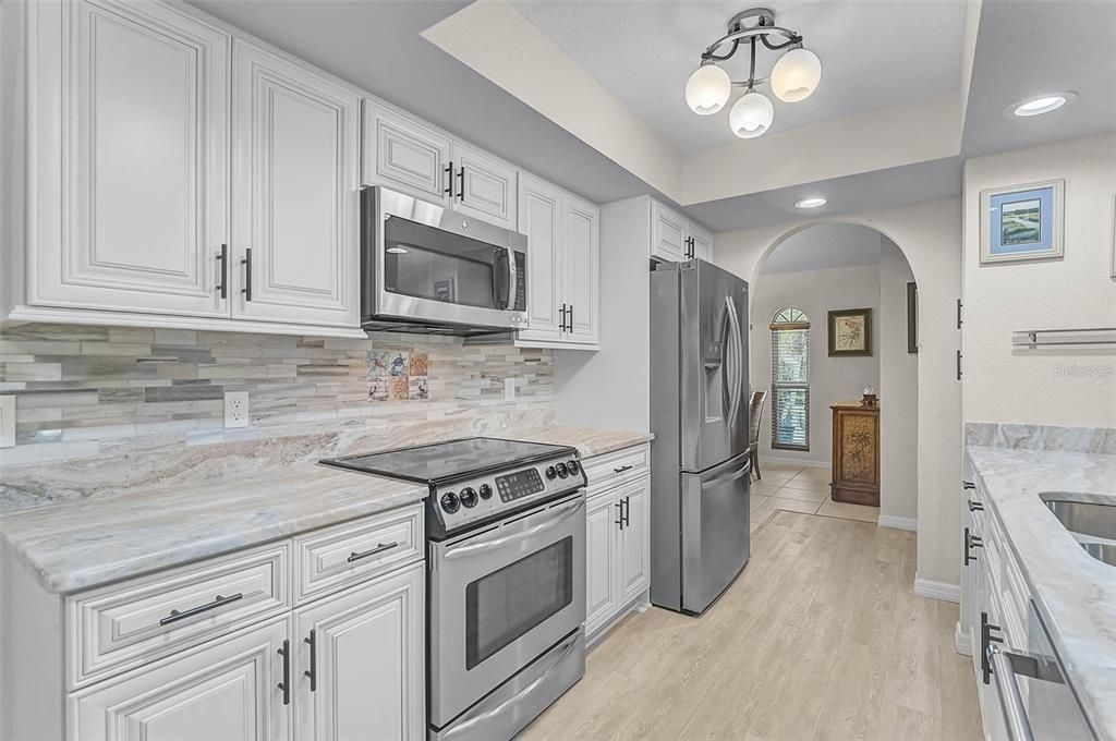 На продажу: $429,900 (3 спален, 2 ванн, 2078 Квадратных фут)