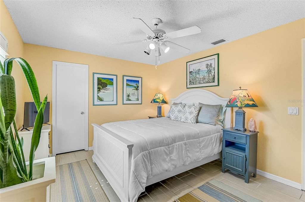 На продажу: $429,900 (3 спален, 2 ванн, 2078 Квадратных фут)