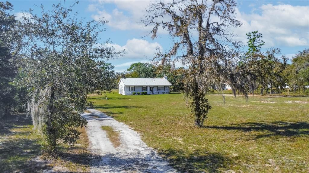 合同活跃: $345,000 (3 贝兹, 3 浴室, 1883 平方英尺)