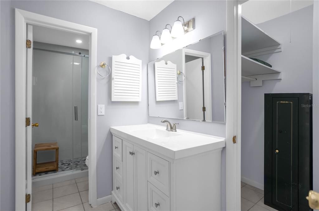 合同活跃: $345,000 (3 贝兹, 3 浴室, 1883 平方英尺)