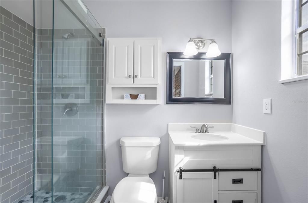 合同活跃: $345,000 (3 贝兹, 3 浴室, 1883 平方英尺)