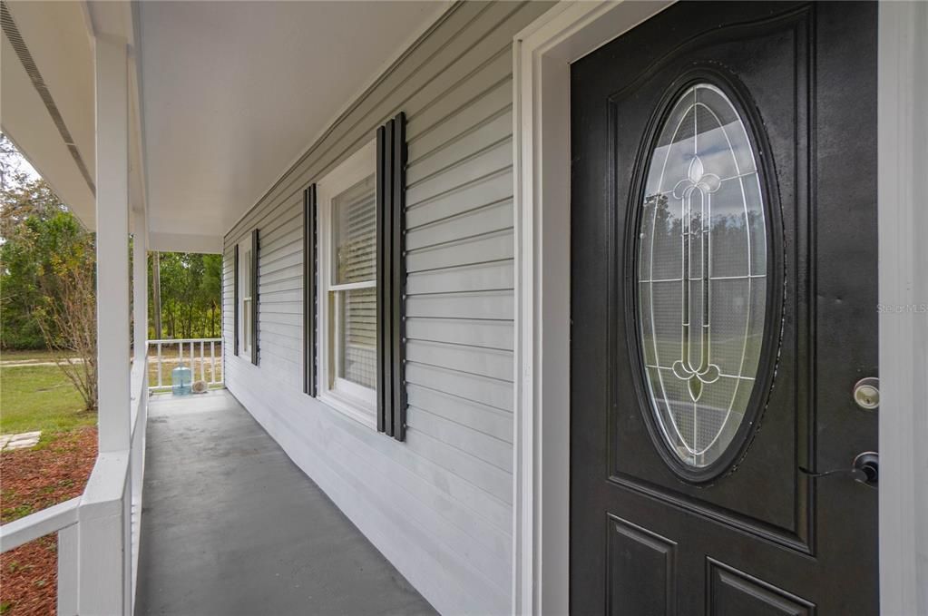 合同活跃: $345,000 (3 贝兹, 3 浴室, 1883 平方英尺)