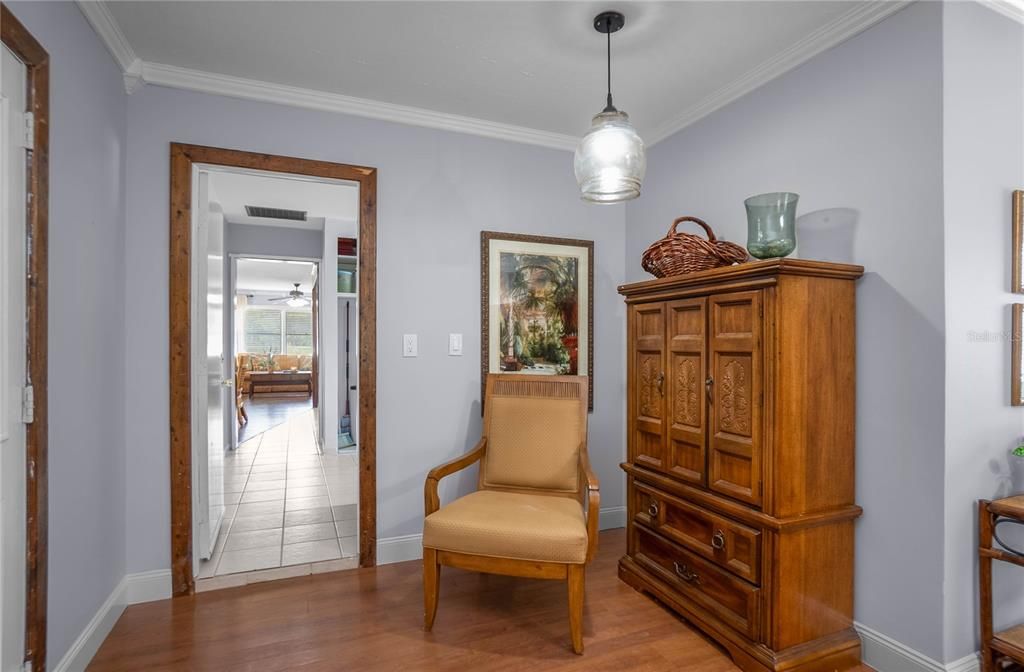 合同活跃: $345,000 (3 贝兹, 3 浴室, 1883 平方英尺)