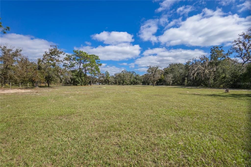 合同活跃: $345,000 (3 贝兹, 3 浴室, 1883 平方英尺)