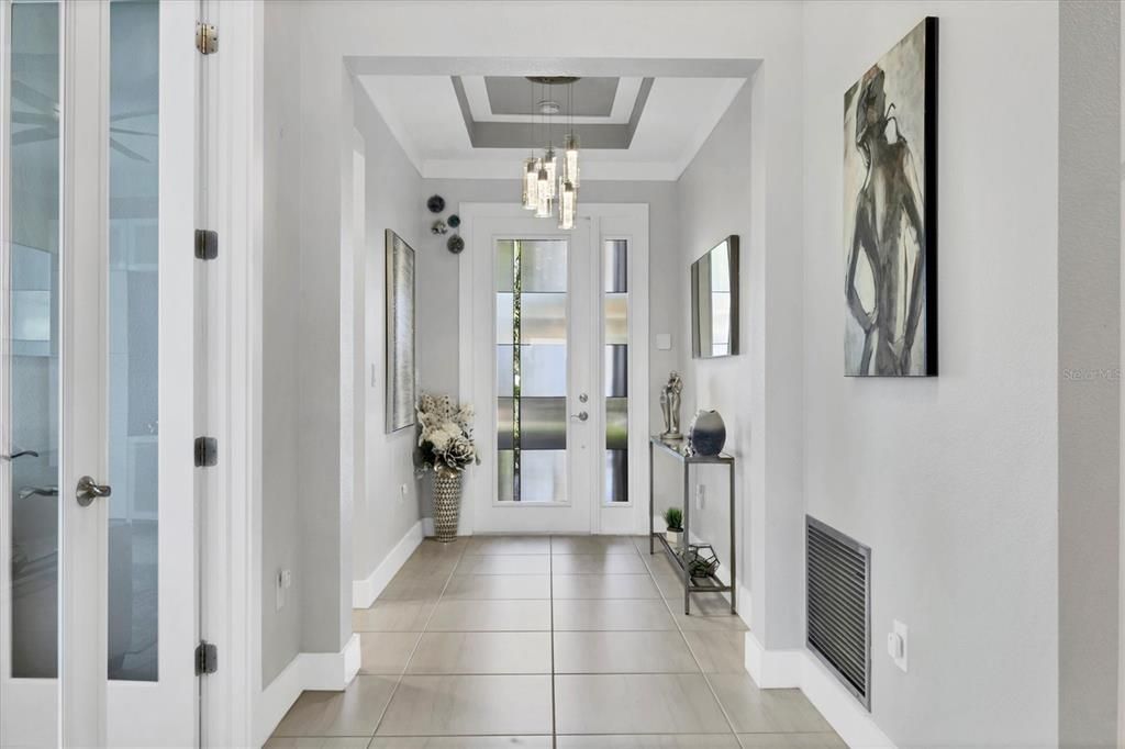 Под контрактом: $895,000 (3 спален, 3 ванн, 2217 Квадратных фут)