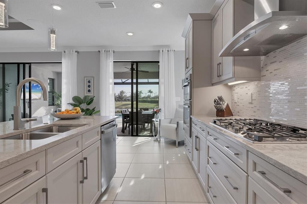 Под контрактом: $895,000 (3 спален, 3 ванн, 2217 Квадратных фут)