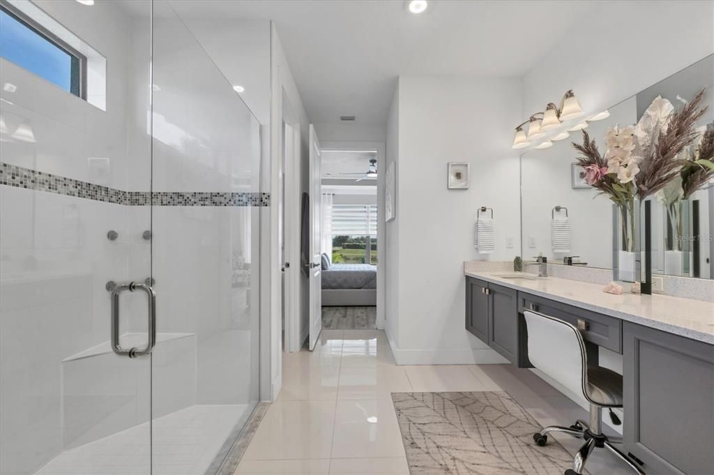 Под контрактом: $895,000 (3 спален, 3 ванн, 2217 Квадратных фут)