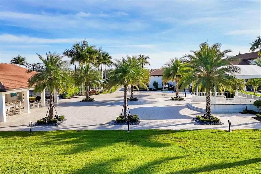 Под контрактом: $895,000 (3 спален, 3 ванн, 2217 Квадратных фут)