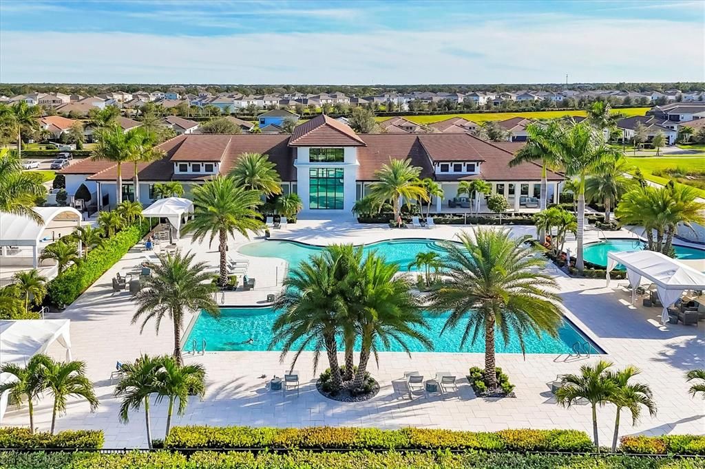 Под контрактом: $895,000 (3 спален, 3 ванн, 2217 Квадратных фут)