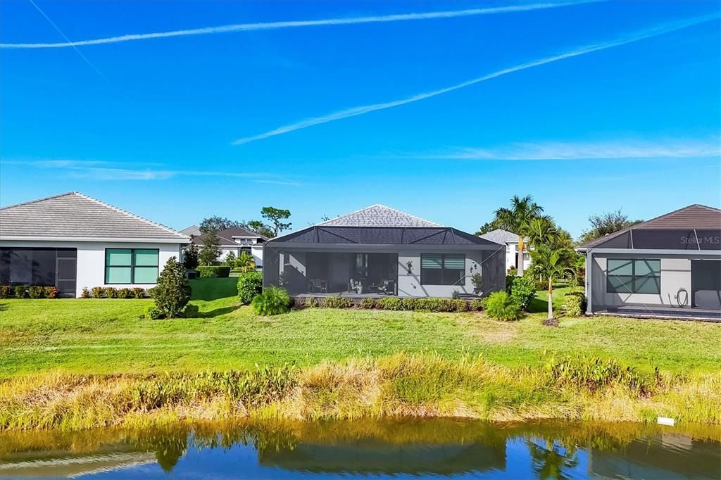 Под контрактом: $895,000 (3 спален, 3 ванн, 2217 Квадратных фут)