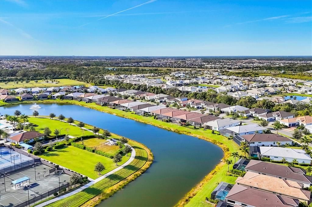 Под контрактом: $895,000 (3 спален, 3 ванн, 2217 Квадратных фут)