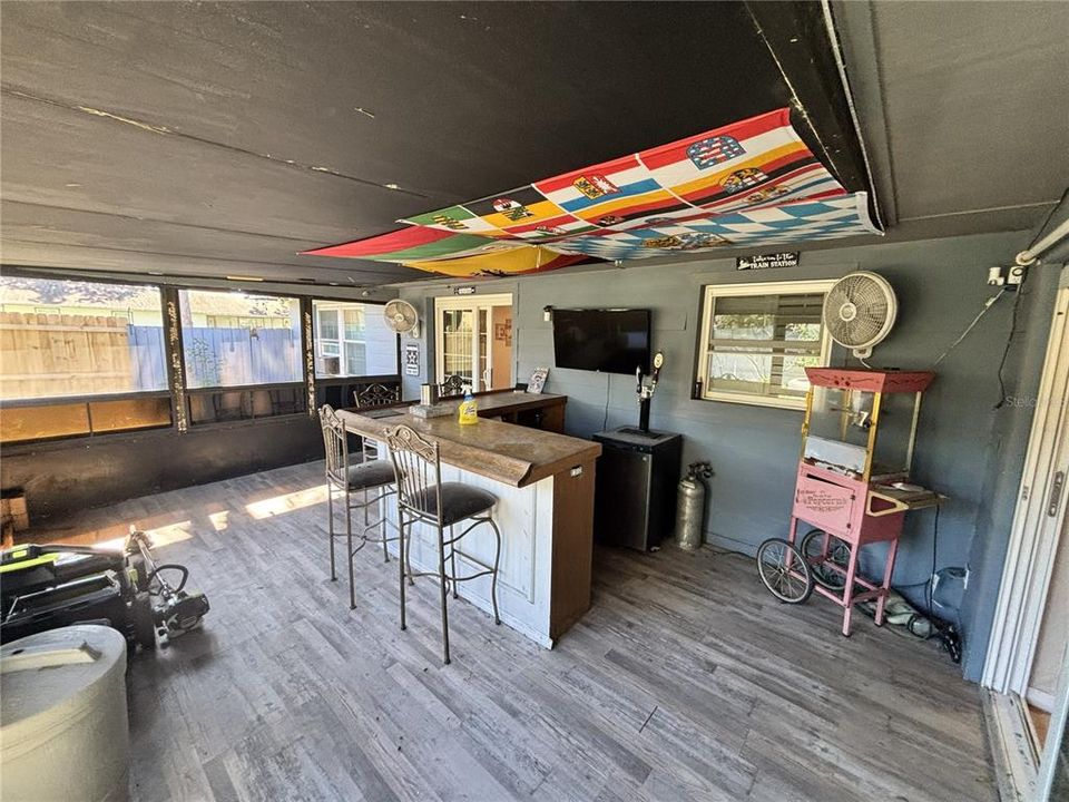 En Venta: $319,000 (3 camas, 2 baños, 1686 Pies cuadrados)