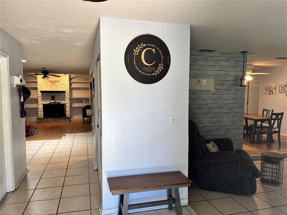 En Venta: $319,000 (3 camas, 2 baños, 1686 Pies cuadrados)