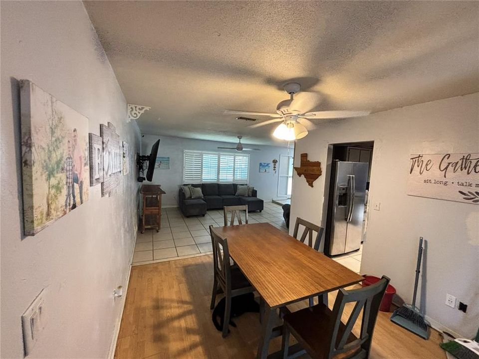 En Venta: $319,000 (3 camas, 2 baños, 1686 Pies cuadrados)