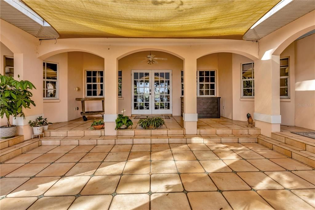 En Venta: $1,400,000 (5 camas, 3 baños, 3350 Pies cuadrados)