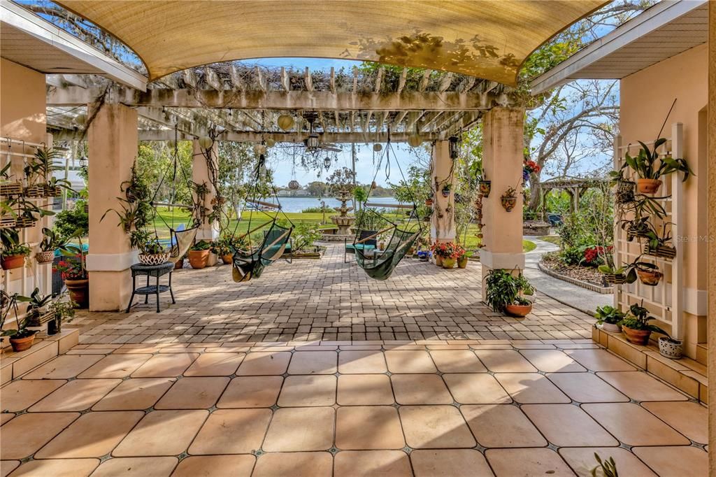 En Venta: $1,400,000 (5 camas, 3 baños, 3350 Pies cuadrados)