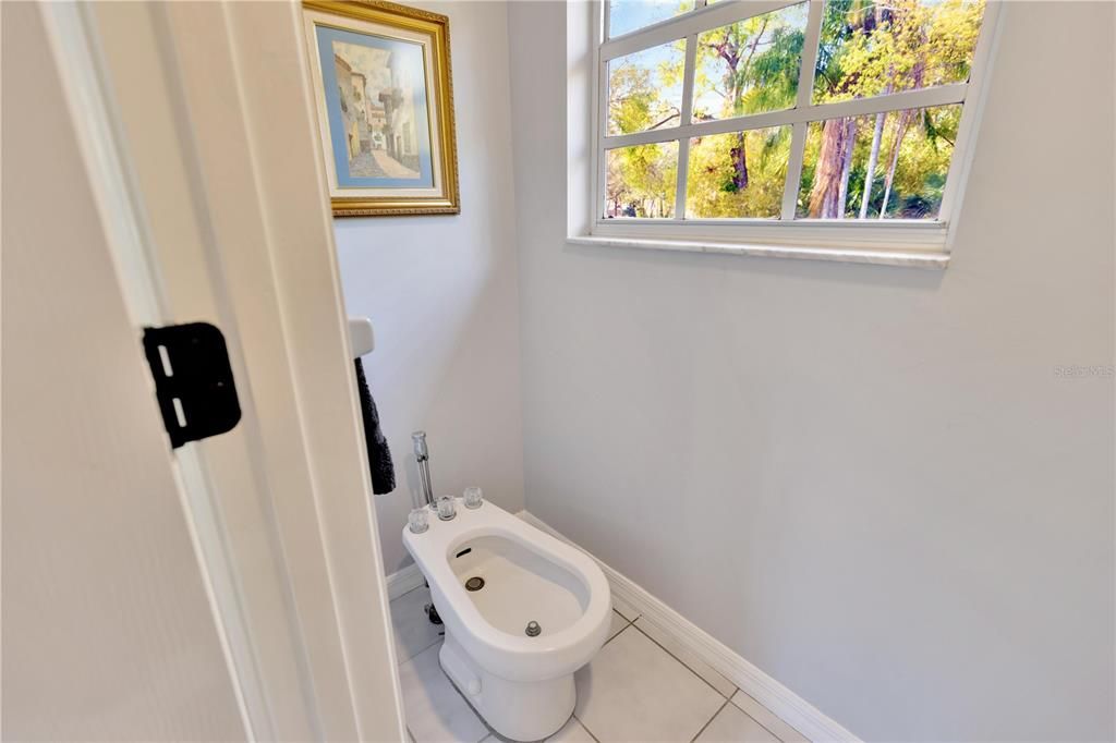 En Venta: $1,400,000 (5 camas, 3 baños, 3350 Pies cuadrados)