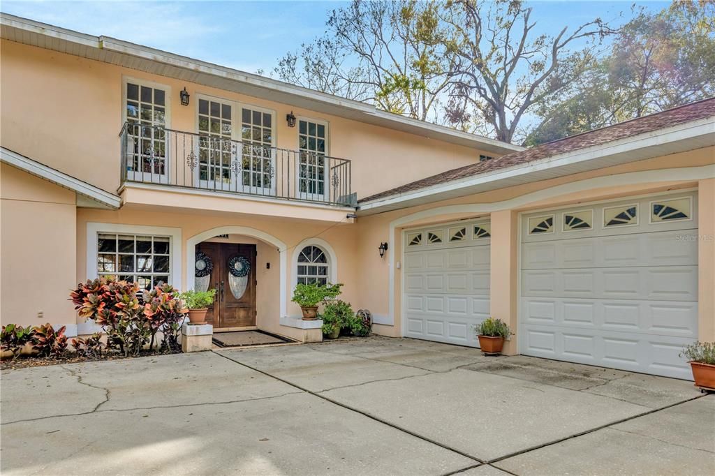 En Venta: $1,400,000 (5 camas, 3 baños, 3350 Pies cuadrados)