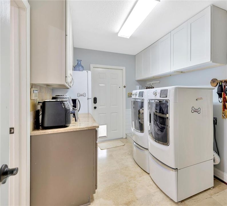 En Venta: $1,400,000 (5 camas, 3 baños, 3350 Pies cuadrados)