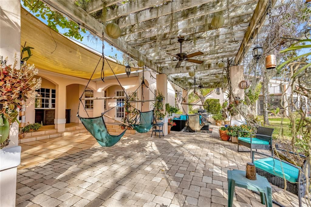 En Venta: $1,400,000 (5 camas, 3 baños, 3350 Pies cuadrados)