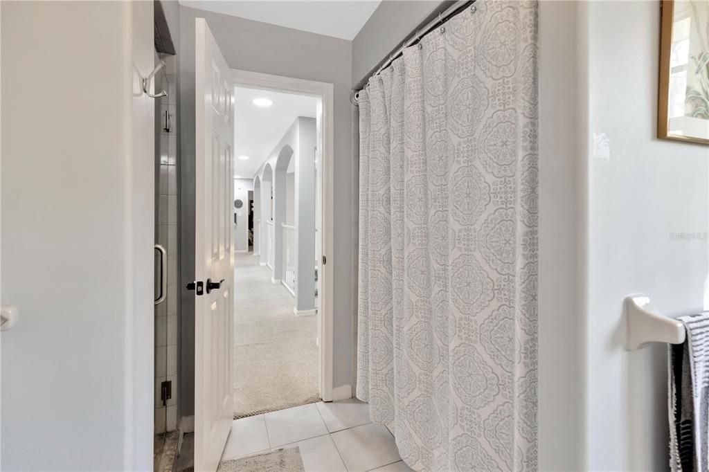 En Venta: $1,400,000 (5 camas, 3 baños, 3350 Pies cuadrados)